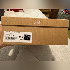Authentic Brandnew with box Christian Louboutin
